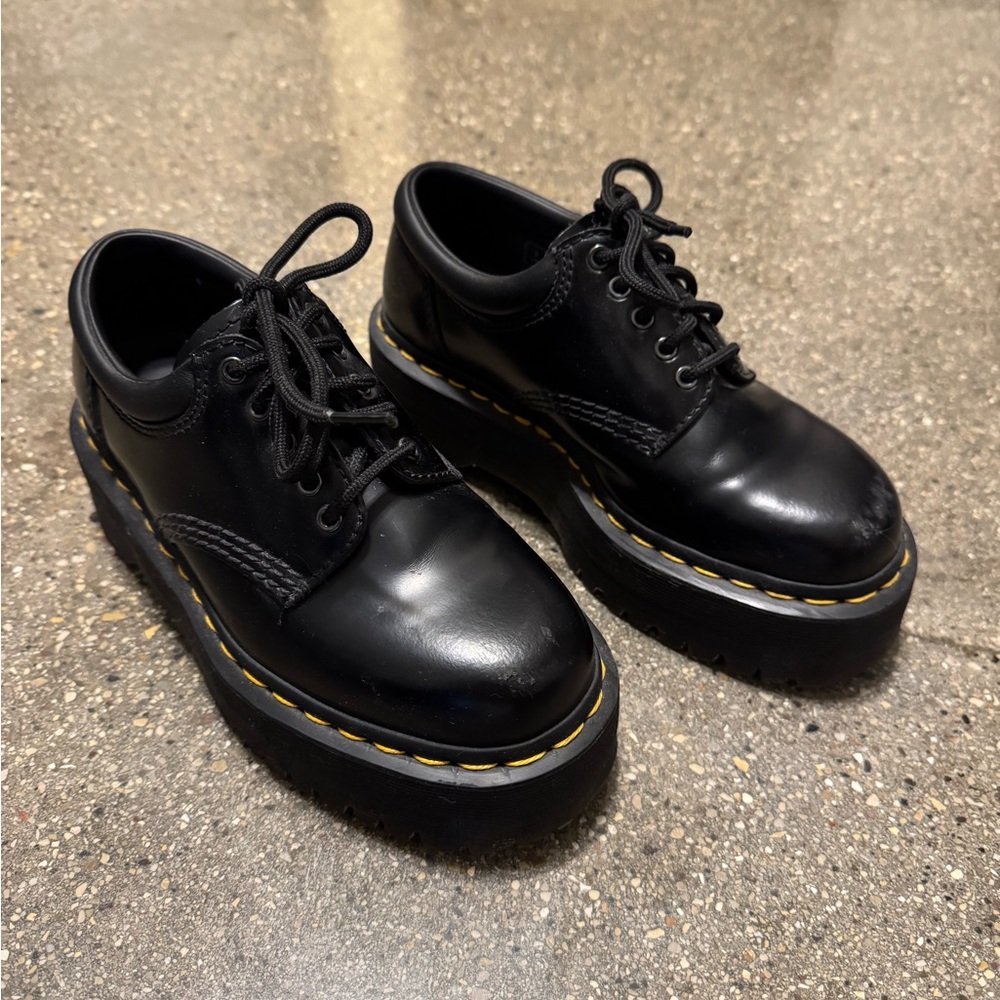 dr martens 8053 platform work shoes, size 5
